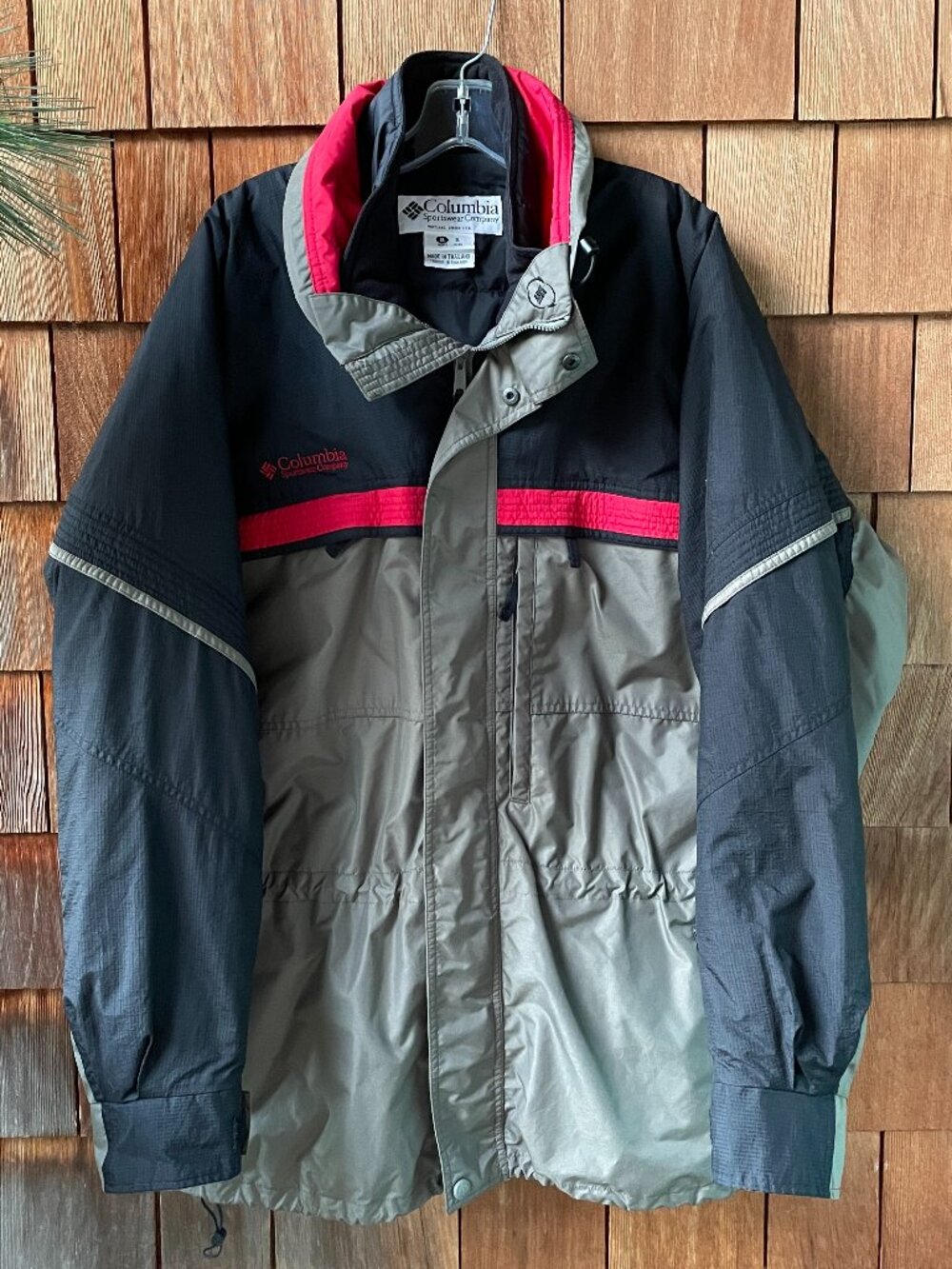 EUC Columbia Black/Gray/Red Cozy Gizzmo Interchange Parka in Men's X-Large